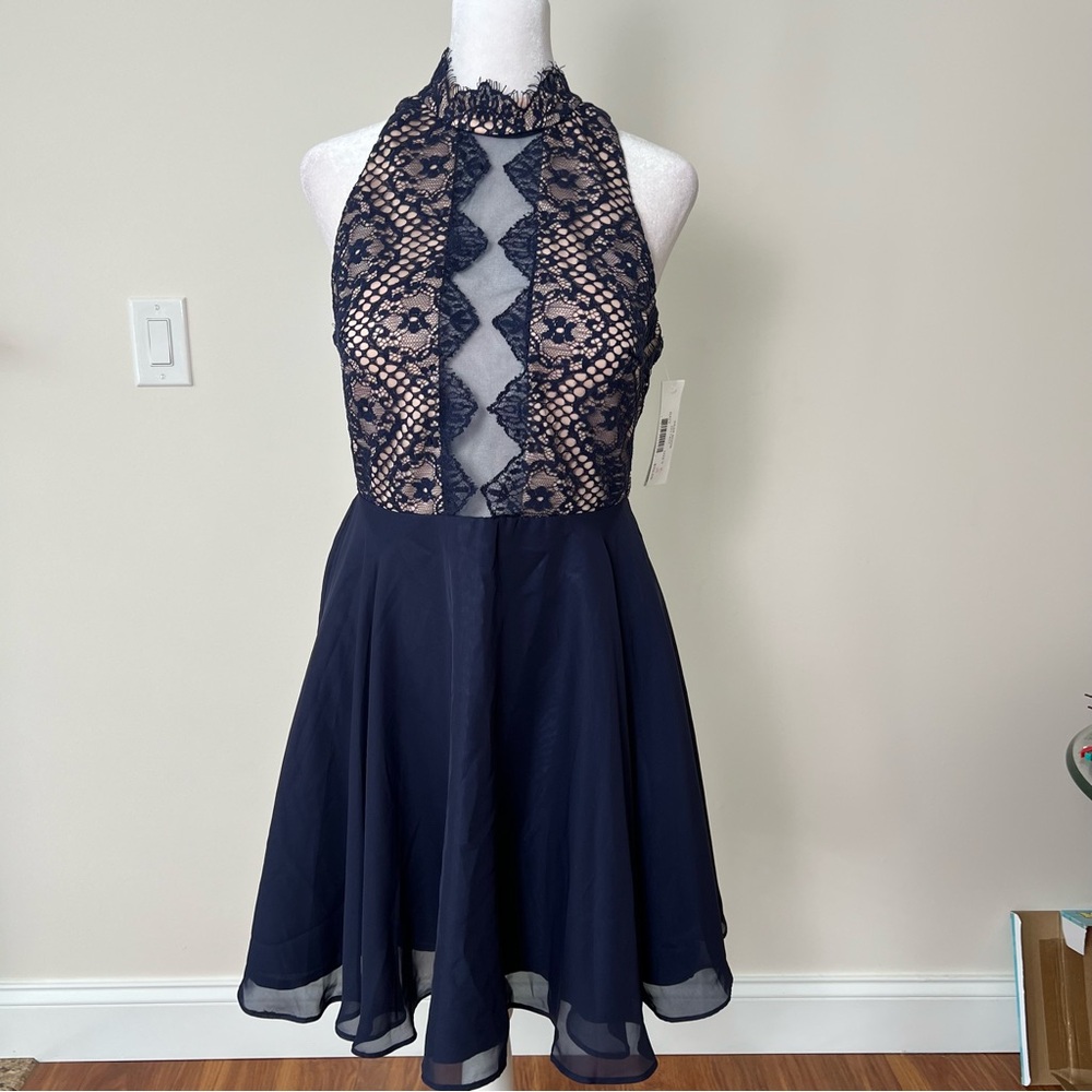 NWT. Dear Moon Junior Dress . Lace Prom Homecoming Cocktail Chocker Keyhole